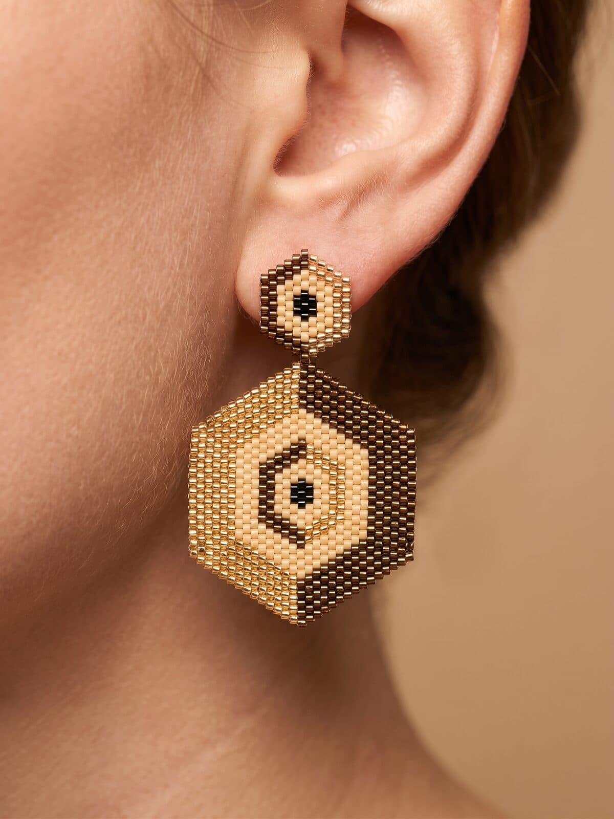 Arete Ojo Turco Café en cristal miyuki - Amara Accesorios
