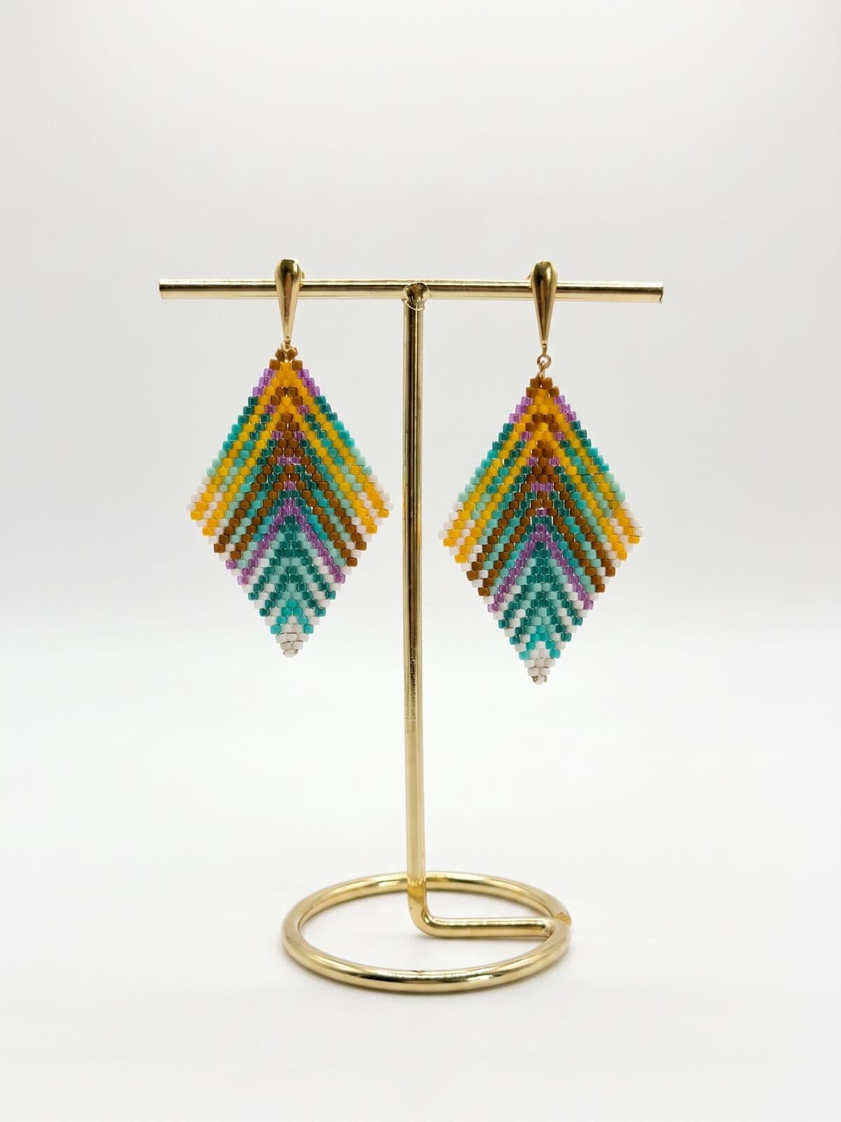 Arete Rombo Vívido en cristal miyuki - Amara Accesorios