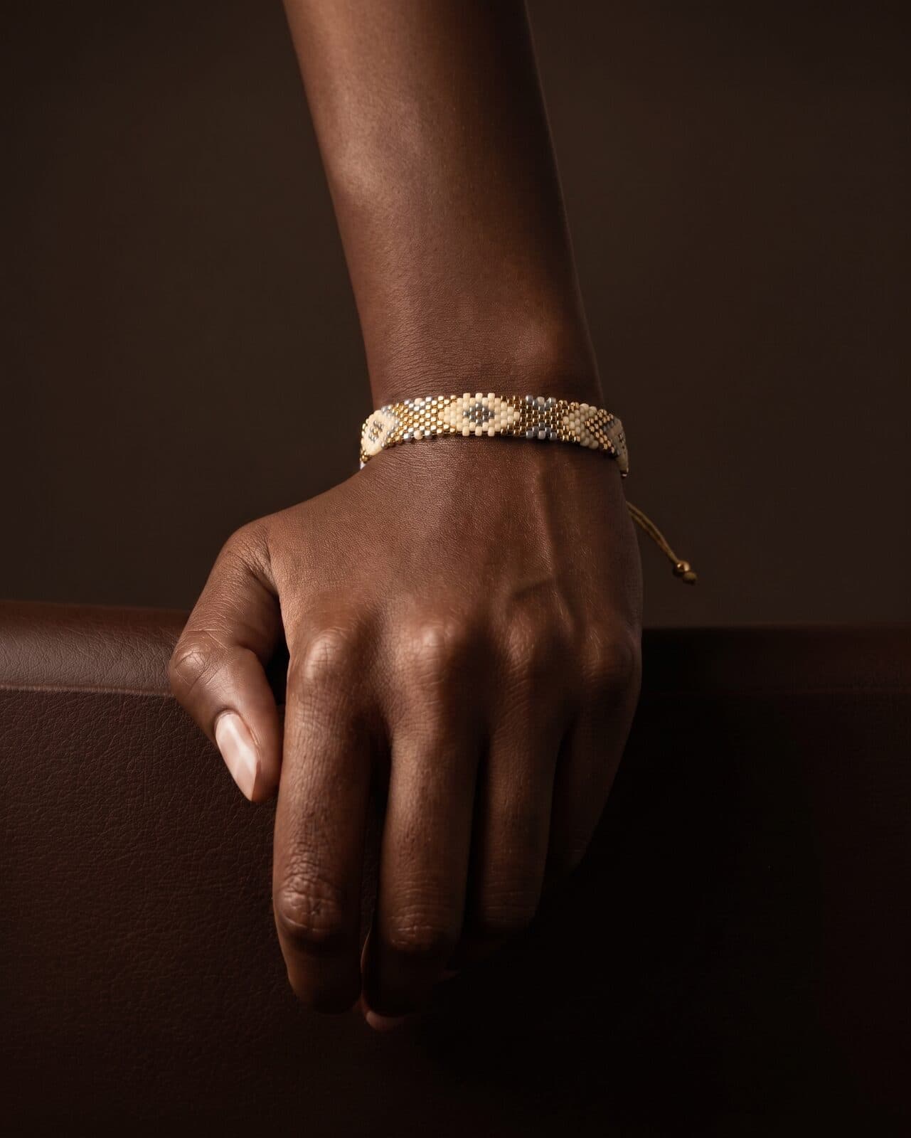 Pulsera Rombos Gris y Beige en cristal miyuki - Amara Accesorios