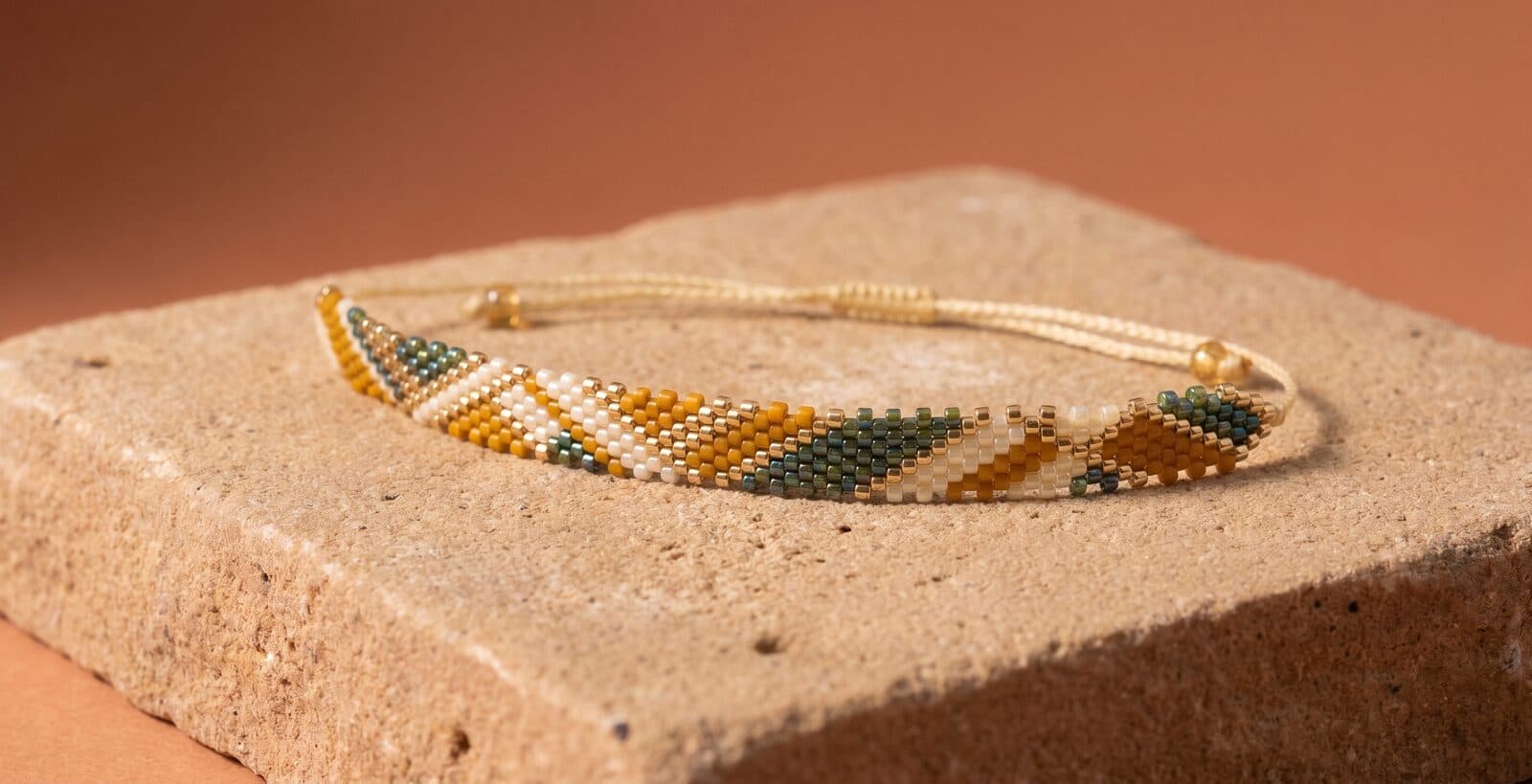 Pulsera Mostaza Delgada en cristal miyuki - Amara Accesorios