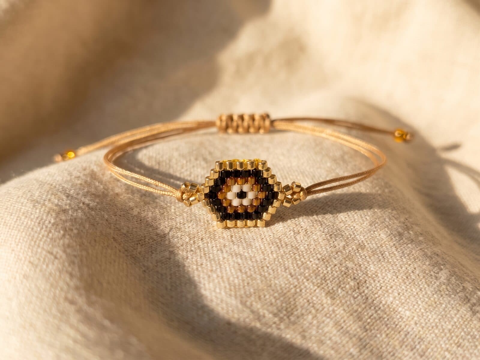 Pulsera Mini Ojo Turco Café en cristal miyuki - Amara Accesorios