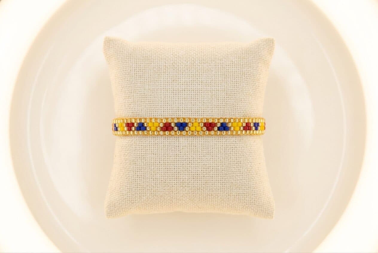 Pulsera Triángulos Mini Colombia en cristal miyuki - Amara Accesorios