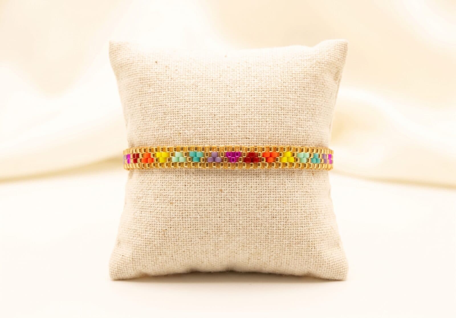Pulsera Triángulos Mini Vivos en cristal miyuki - Amara Accesorios