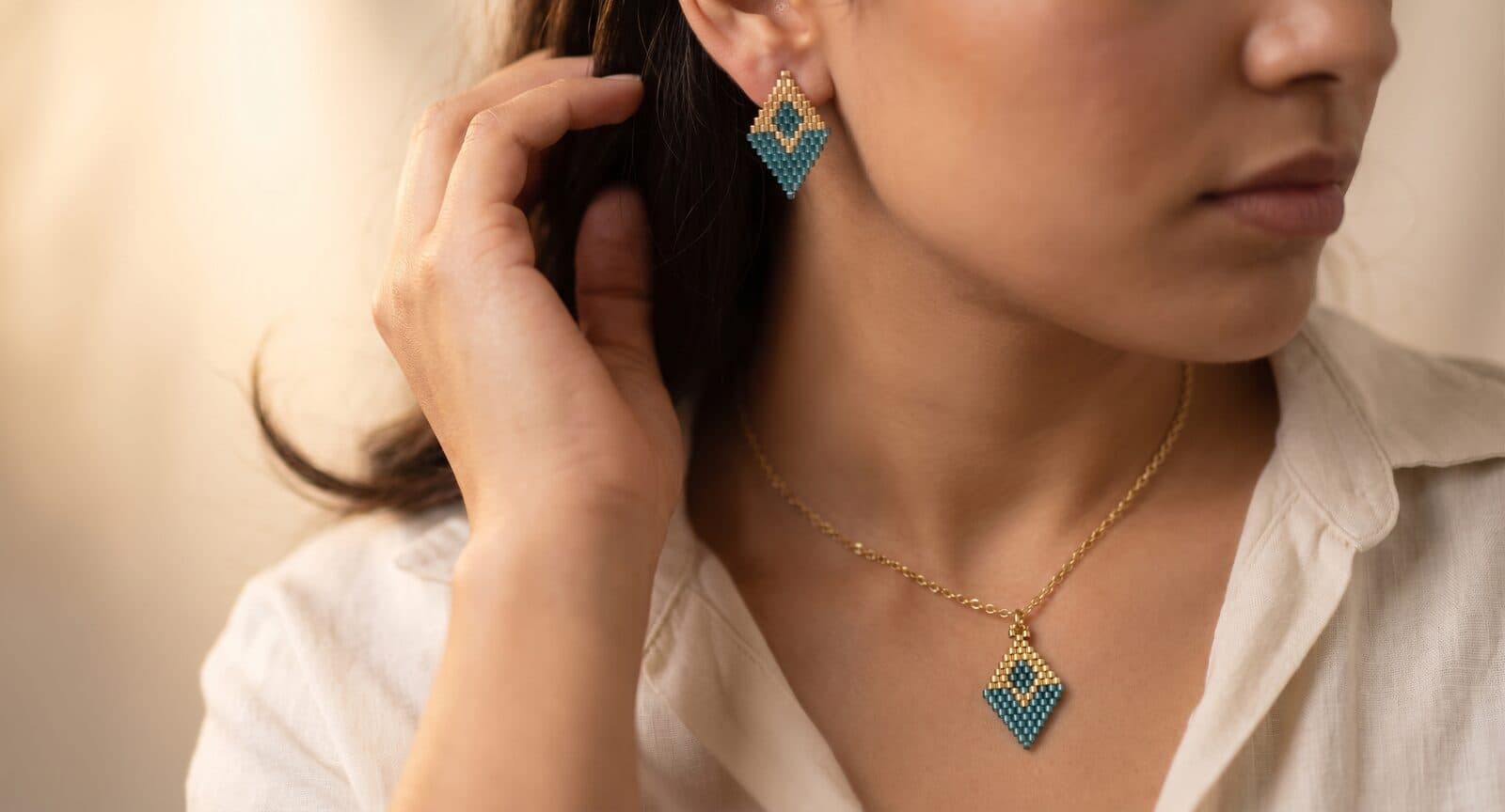Set Rombo Turquesa y Dorado en cristal miyuki - Amara Accesorios