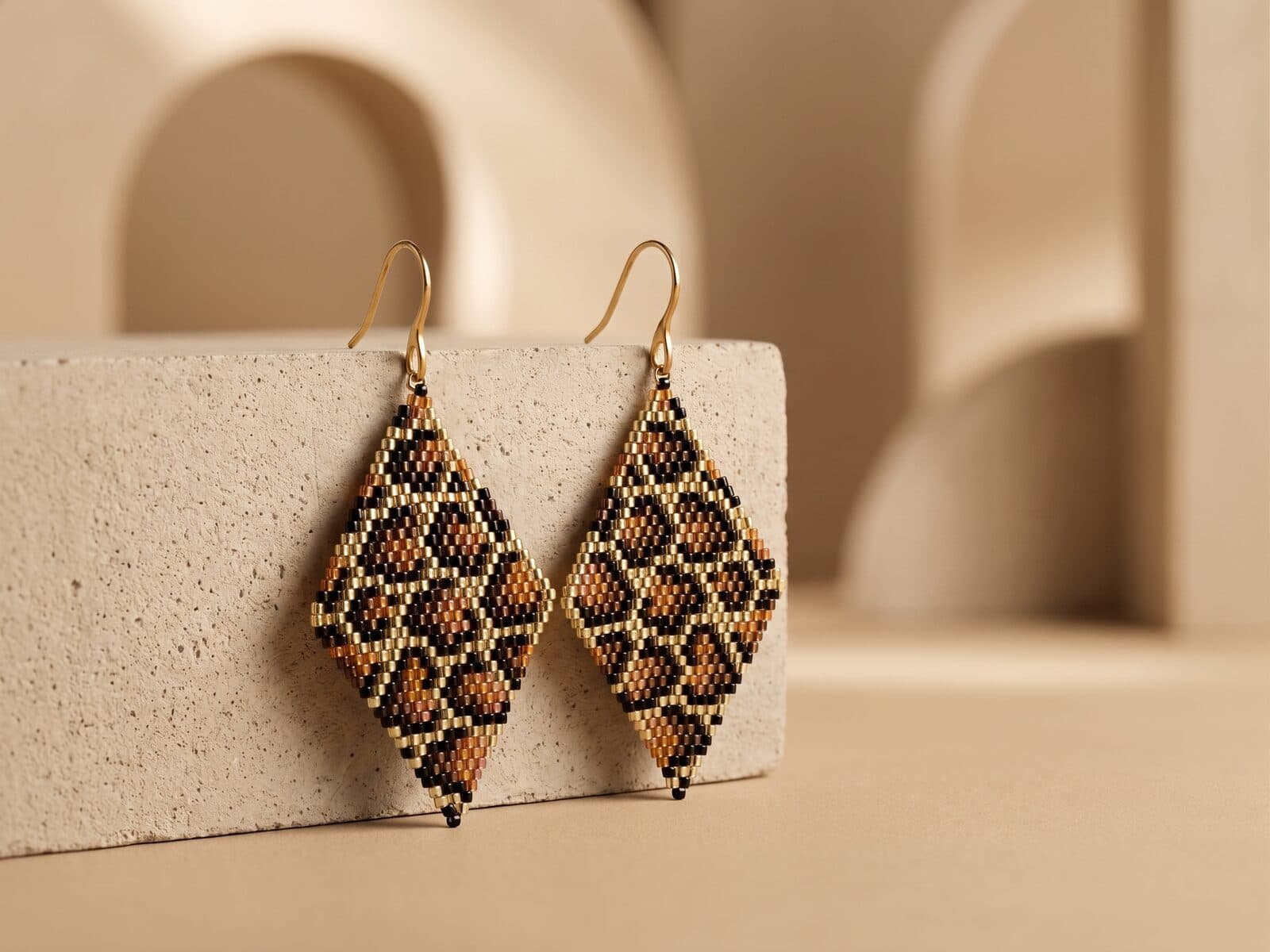 Arete Rombo Animal Print en cristal miyuki - Amara Accesorios