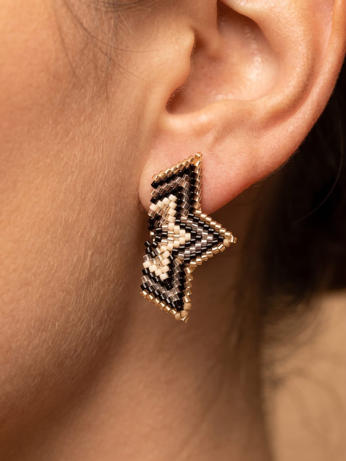 Arete Duo Estelar en cristal miyuki - Amara Accesorios