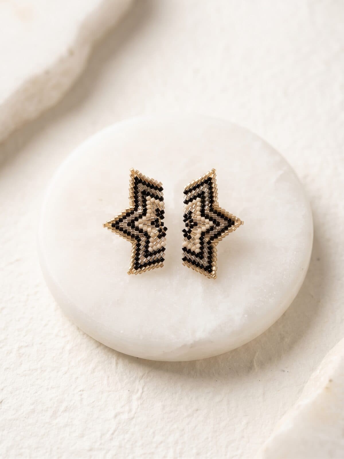 Arete Duo Estelar en cristal miyuki - Amara Accesorios