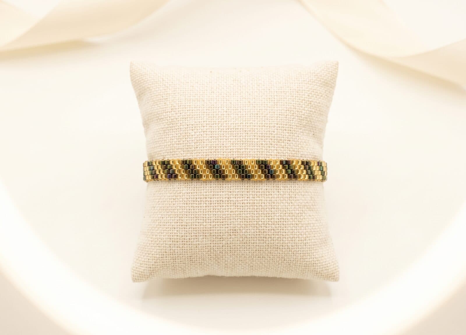 Pulsera Oblícua Negro en cristal miyuki - Amara Accesorios