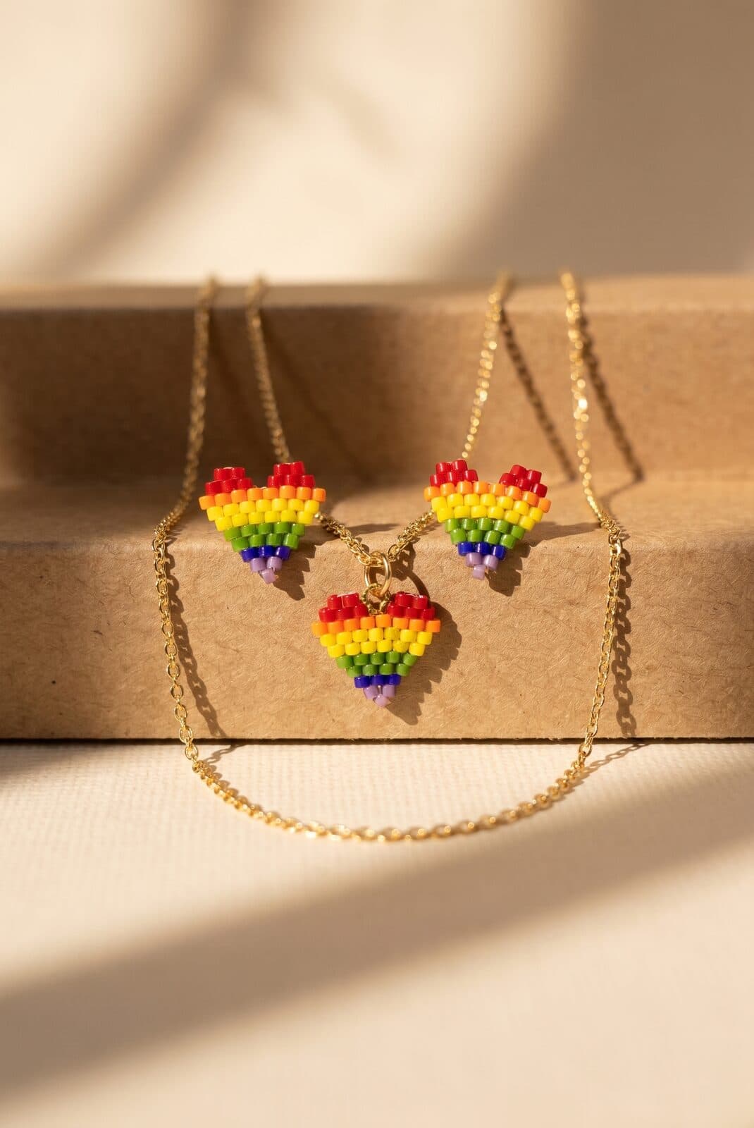 Set Corazón Arcoíris en cristal miyuki - Amara Accesorios